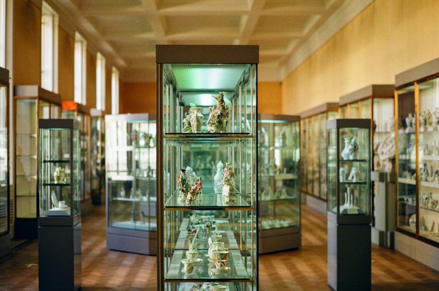 Showcases, Glass and Display Fabrication